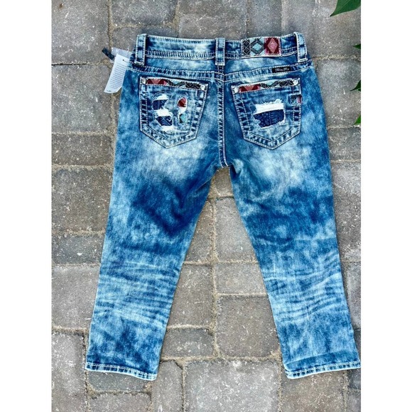 NWT Miss Me Signature low rise stretchy patchwork capri jeans size 26 - Picture 2 of 3